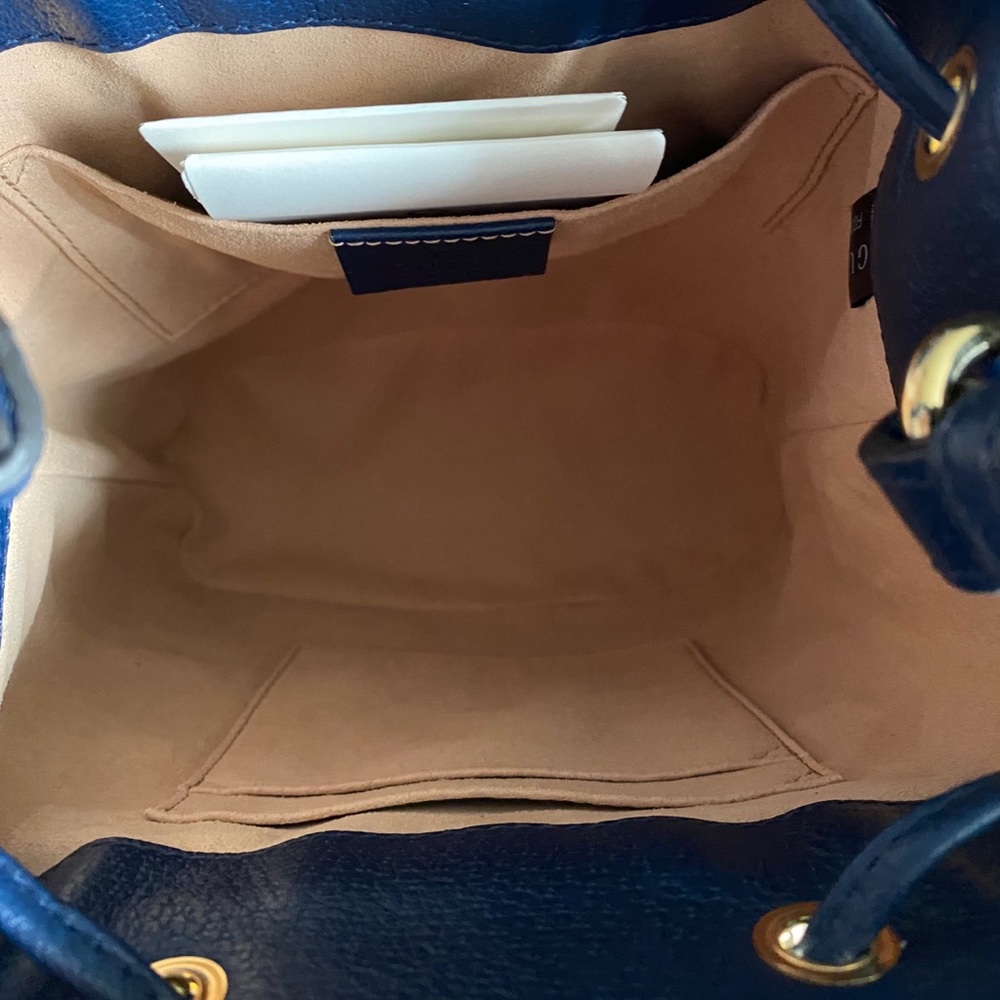 ✨SALE✨RESERVED!✨GUCCI✨NWT✨ALL LEATHER BUCKET BAG - Picture 14 of 16